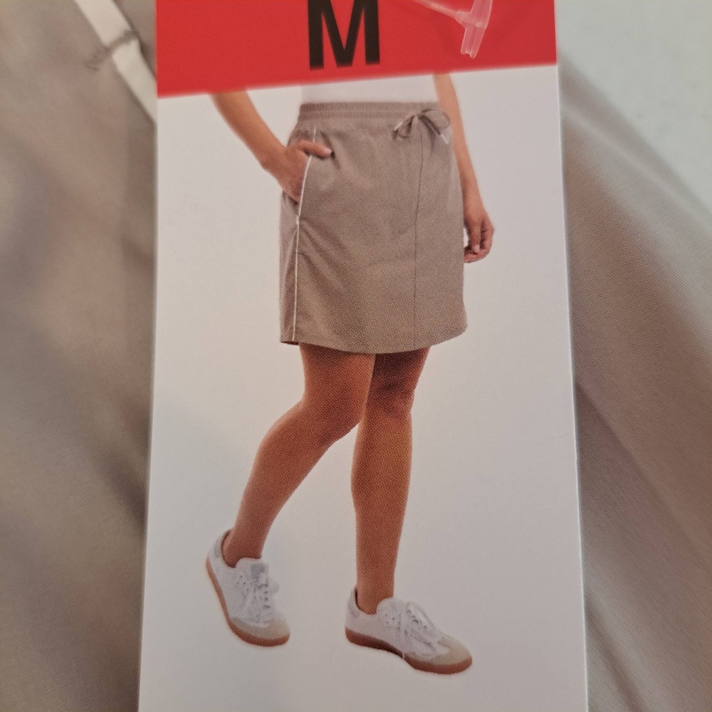 Elle Sport Womens Skort M Beige NWT Active Pockets 1724-252
